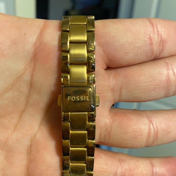Fossil Watch - Picture 2 of 2